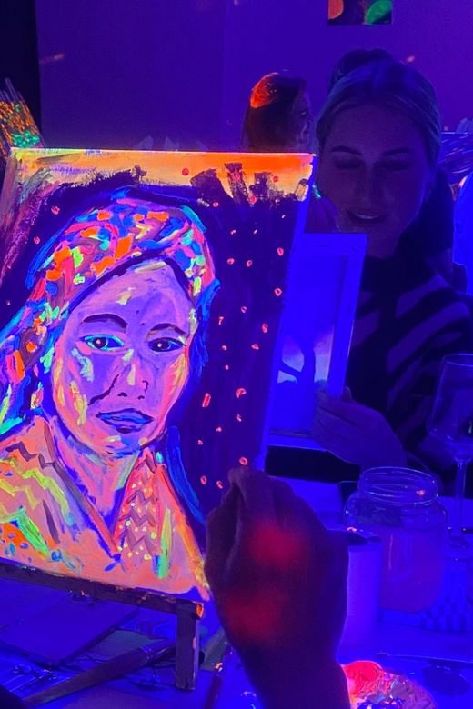 Amsterdam: Paint and Sip in the Dark at Rembrandt van Wine - Is $55 a fair price?