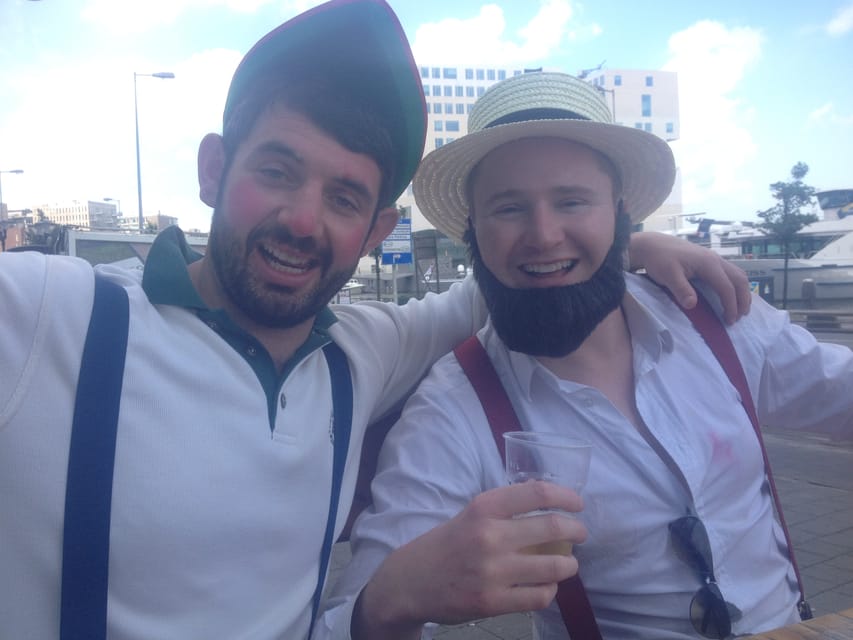 Amsterdam: Party Bike Tour with Beer - The group mood and drinking games