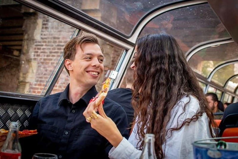 Amsterdam: Pizza Cruise with New York Pizza & Drinks - Key points at a glance