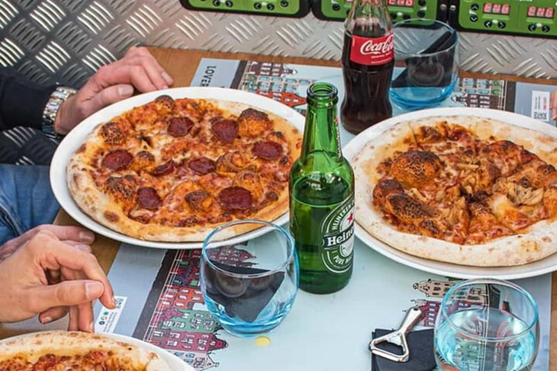 Amsterdam: Pizza Cruise with New York Pizza & Drinks - What the first 30 minutes are like
