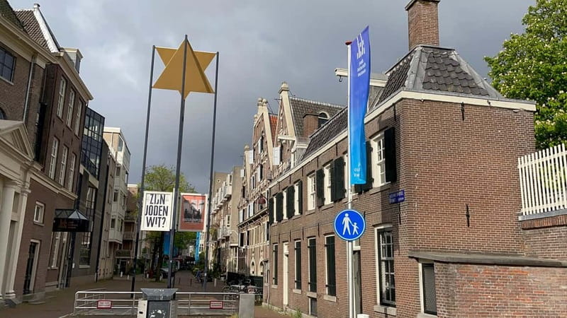 Amsterdam: Private Anne Frank and Jewish History Tour - Apple pie, a drink, and time to talk