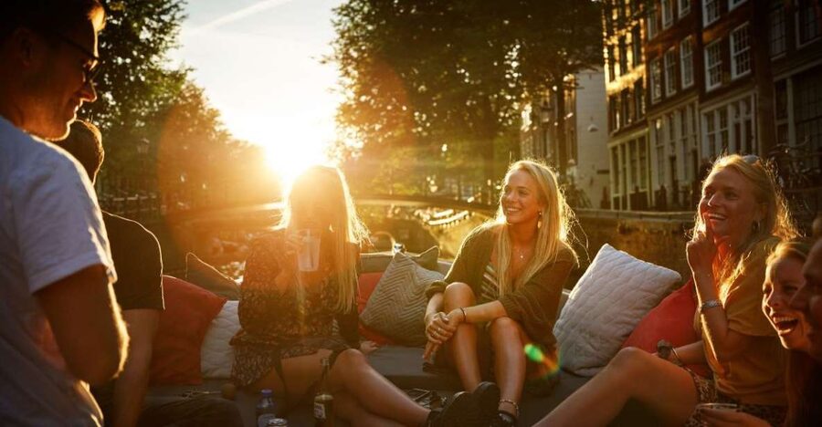 Amsterdam: Private BBQ Cruise with Personal Chef & Drinks - The vegetarian menu and advance notice