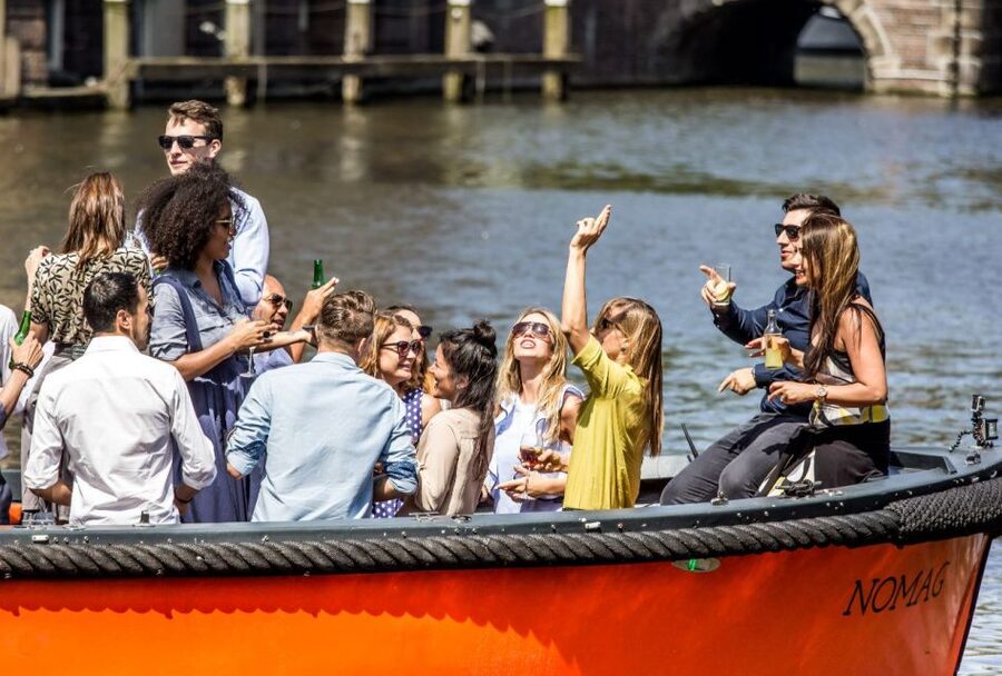 Amsterdam: Private BBQ Cruise with Personal Chef & Drinks - Is $382 per person good value?