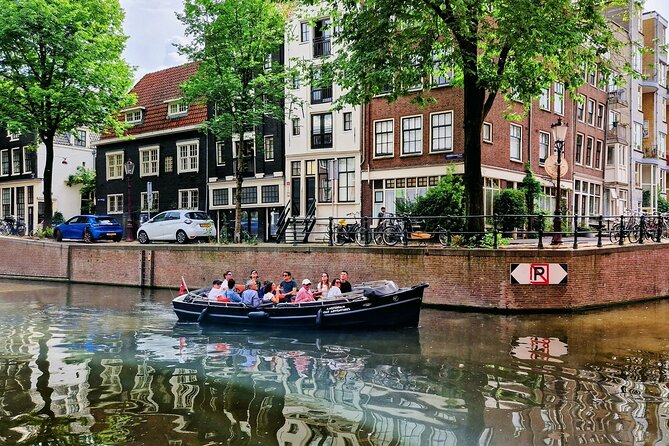 Amsterdam Private Canal Cruise – 90 Minutes through the Old City - Prinsengracht houseboats and daily canal life