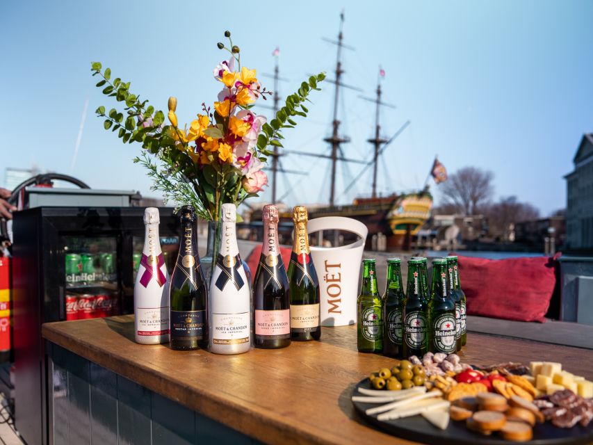 Amsterdam: Private Canal Cruise with Drinks and Snacks - How much guiding should you expect?
