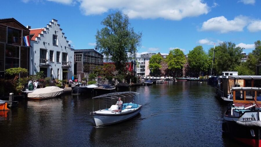 Amsterdam: Private Canal Tour - Why Amsterdam makes more sense from a small boat