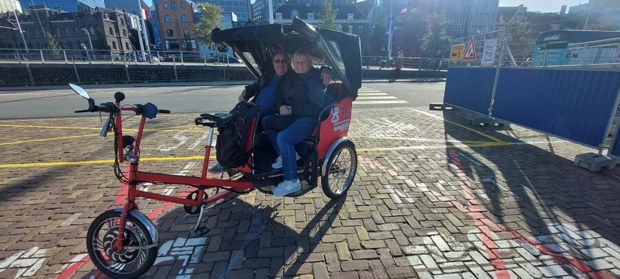 Amsterdam: Private City Highlights Tour by Rickshaw - Dam Square and the old center