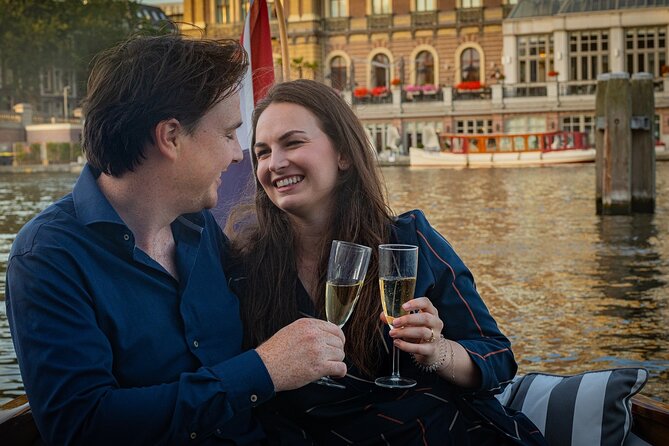 Amsterdam Private Dinner Cruise incl Drinks & 2-course Dinner 2hr - Food quality and menu limits