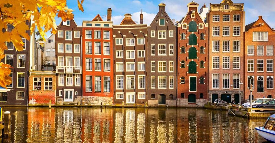 Amsterdam: Private Guided Walking Tour - The value of the guide’s storytelling