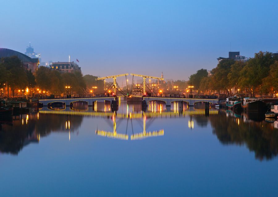 Amsterdam: Private Guided Walking Tour - Starting at Dam Square and the Royal Palace