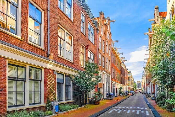 Amsterdam Private Historical Walking Tour - Begijnhof offers a quieter change of pace