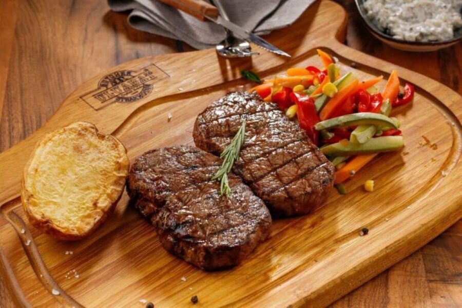 Amsterdam: Private Luxury Cruise with BBQ and Drinks - The BBQ: a meal, not just a snack