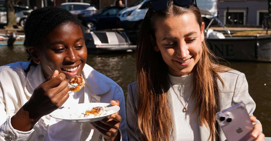 Amsterdam: Private Luxury Cruise with BBQ and Drinks - Boarding near Leidsebrug and Lido
