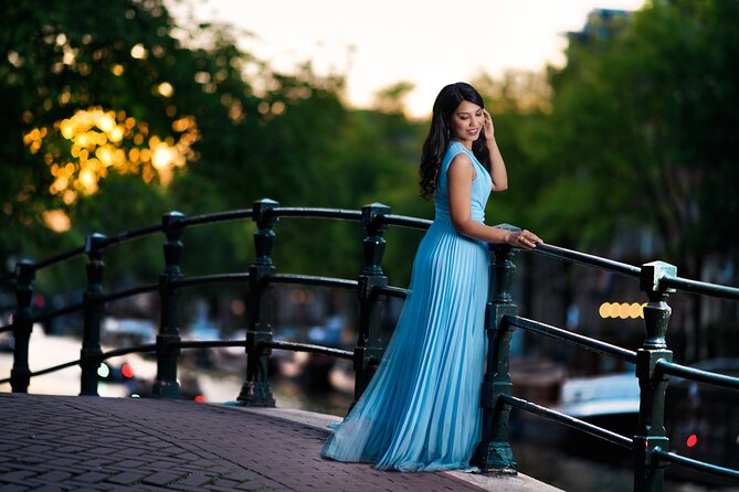 Amsterdam Private Photo Session Tour - Seven Bridges gives you an immediate Amsterdam classic