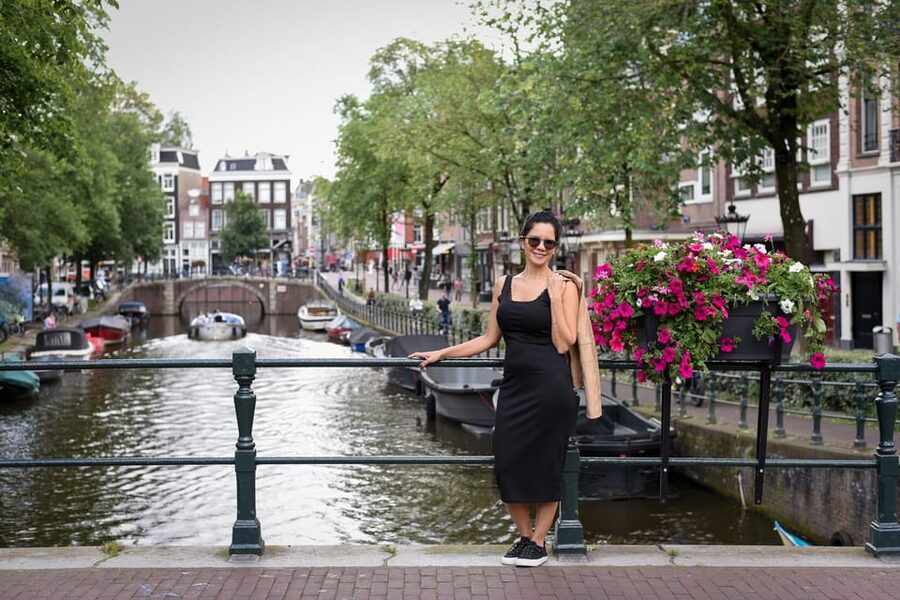 Amsterdam: Private Photoshoot in iconic locations - Who will enjoy this Amsterdam photo walk?