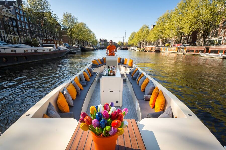 Amsterdam: Private Prosecco Canal Cruise Tour - What the skipper adds