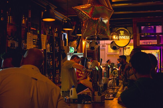 Amsterdam Private Pub Crawl in the City Center - The atmosphere and who will enjoy it