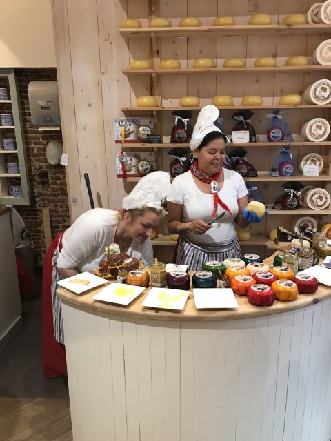 Amsterdam: Private Red Light District and Food Tour - Key points at a glance