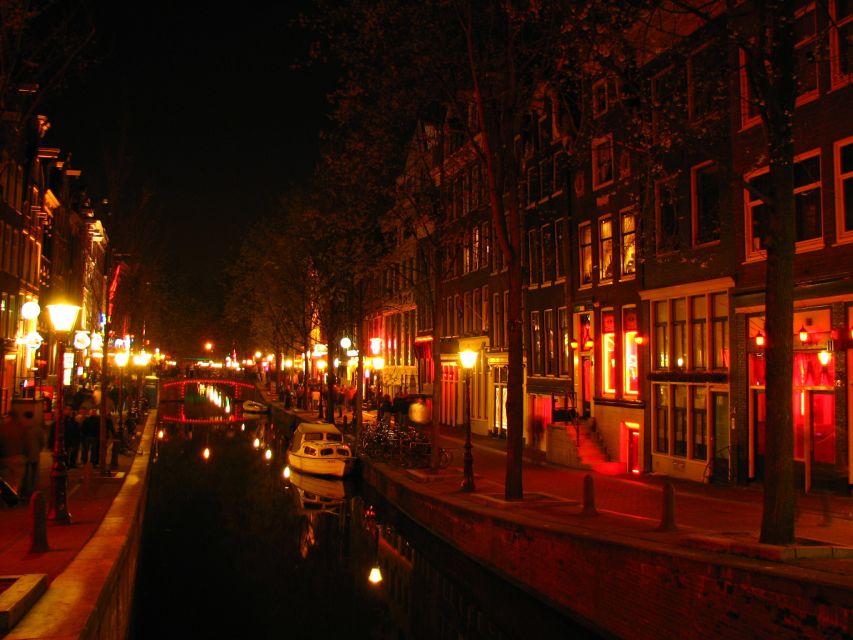 Amsterdam: Private Red Light District and Food Tour - Dam Square and Amsterdam’s public face
