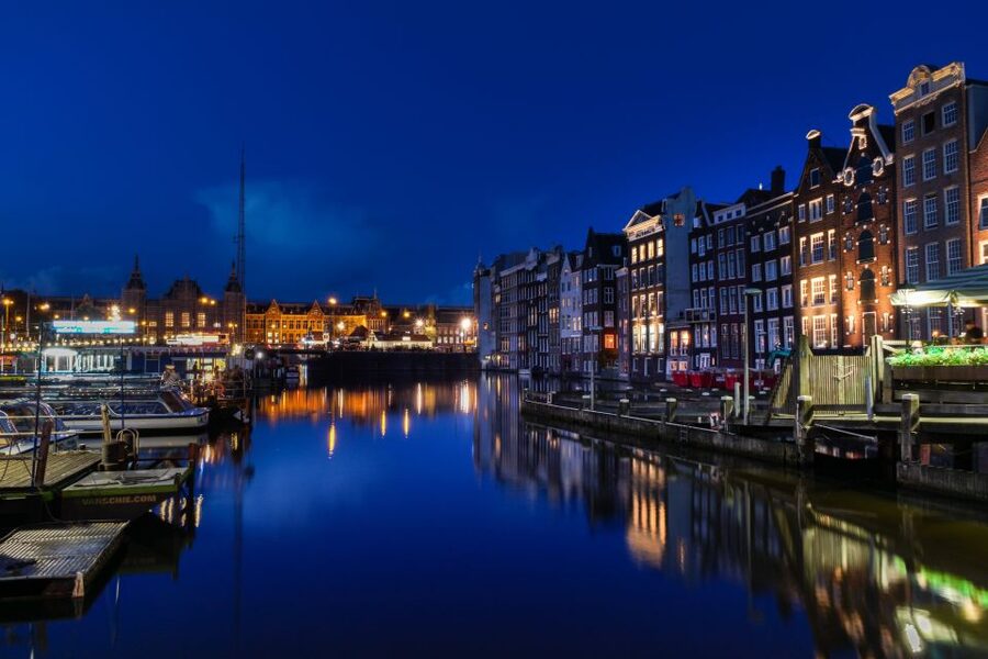 Amsterdam: Private Romantic Evening Boat Tour with Prosecco - Starting at Keizersgracht 401