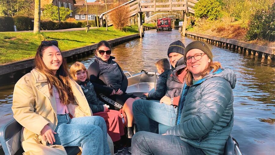 Amsterdam: Private Tour Giethoorn, Zaanse Schans Local Guide - My booking advice