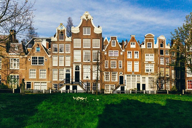 Amsterdam Private Tour: Highlights & Hidden Gems by Bike or Foot - Why the guide matters so much