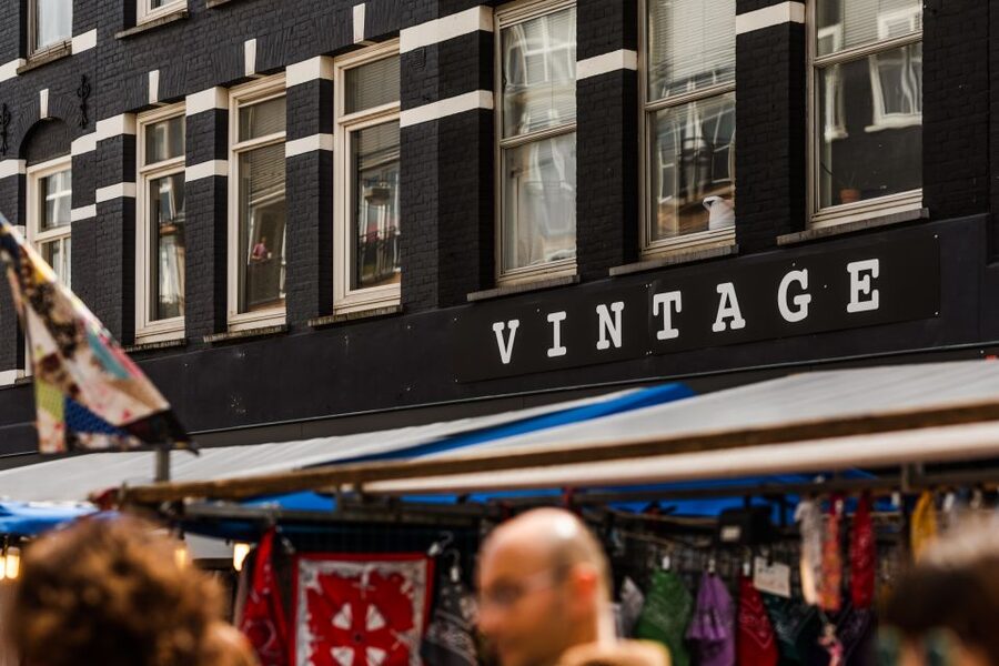 Amsterdam: Private Walking Tour of Jordaan & De 9 Straatjes - Vintage clothing at Bij Ons Vintage