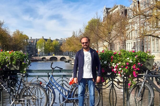 Amsterdam : Private Walking Tour With A Guide (Private Tour) - What the guides bring to the walk