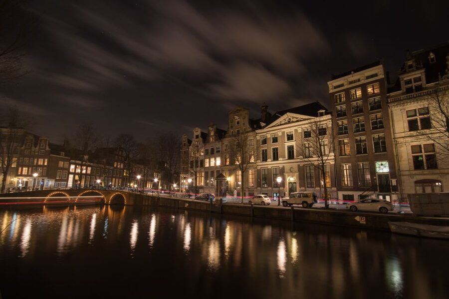 Amsterdam Private Welcome Tour with a Local Guide - A gentle start from your own accommodation