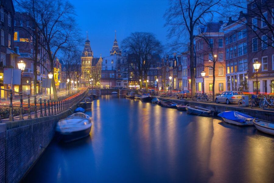 Amsterdam Private Welcome Tour with a Local Guide - What the longer 4 to 6-hour format adds