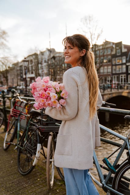 Amsterdam: Professional Photoshoot at the Canals - What the photographer adds