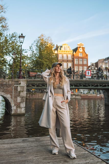 Amsterdam: Professional Photoshoot at the Canals - Weather, clothing, and comfort