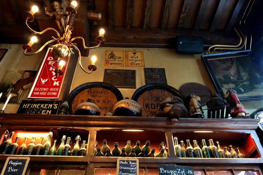Amsterdam: Red Light District 1-hour Smartphone Audio Tour - Ending at the Waag in Nieuwmarkt
