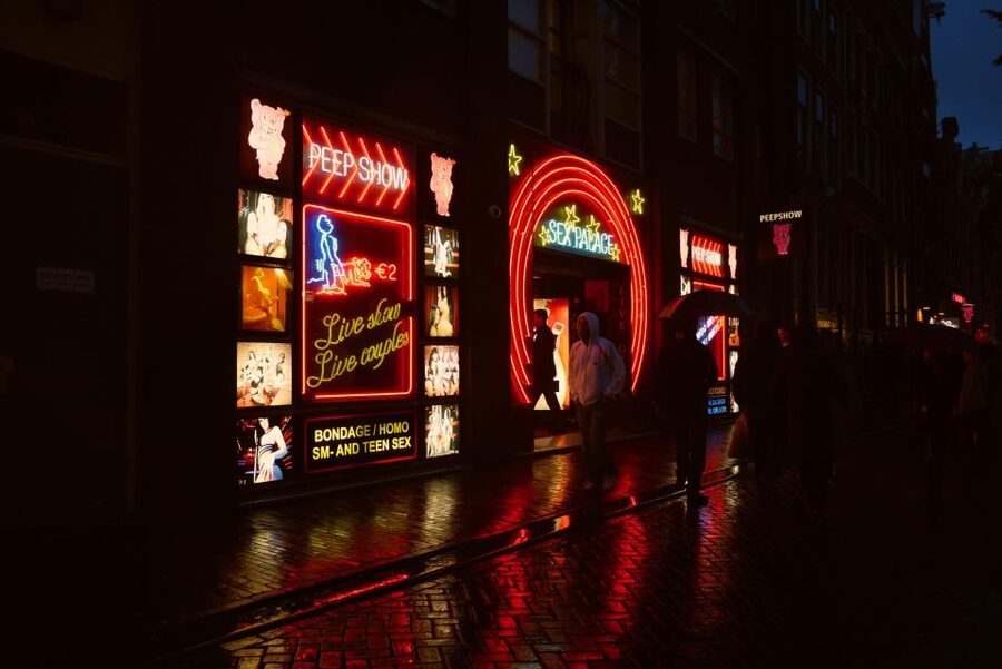 Amsterdam: Red Light District and Coffeeshop Culture Tour - Who will enjoy this tour most