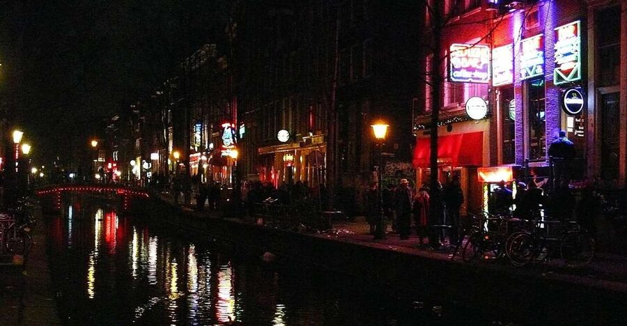 Amsterdam: Red Light District and Coffeeshop tour - What this Amsterdam walk is really about