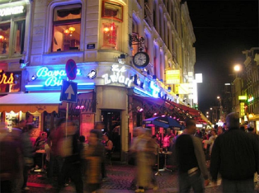Amsterdam: Red Light District and Local Pub Tour - Starting among old pubs and Amsterdam’s first streets
