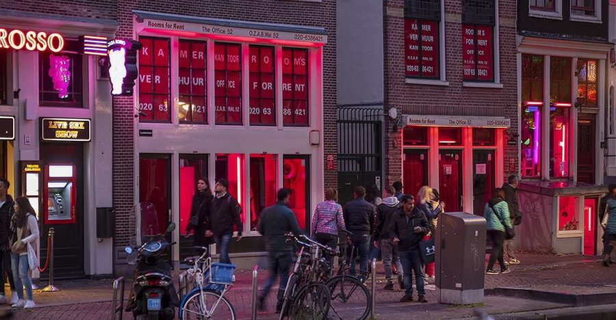 Amsterdam Red Light District and Old Town Walking Tour - Old Amsterdam meets the red-lit windows