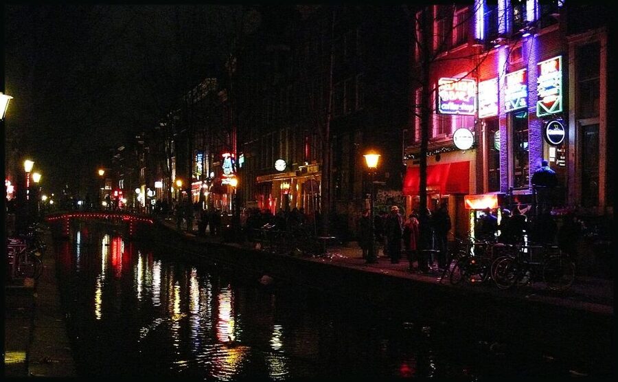 Amsterdam Red Light District and Old Town Walking Tour - The Old Church and the heart of the district