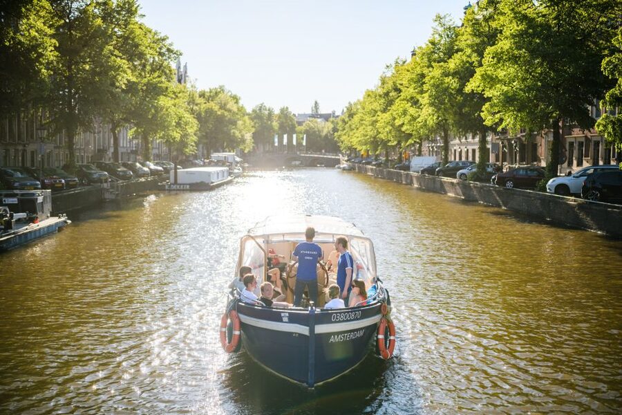 Amsterdam: Red-Light District Pub Crawl and Booze Boat Tour - The Red Light District setting