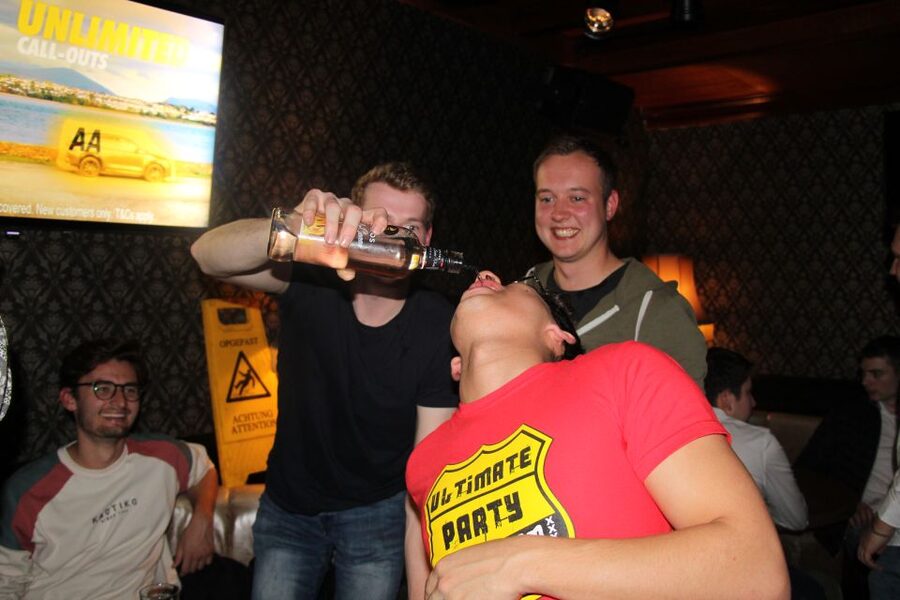 Amsterdam: Red-Light District Pub Crawl and Booze Boat Tour - What $56 buys you