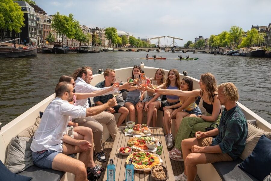 Amsterdam: Red-Light District Pub Crawl and Booze Boat Tour - Who will enjoy this most