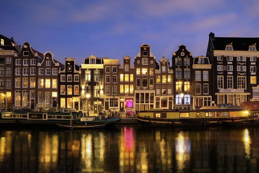 Amsterdam: Red Light District walking tour - Should you book the Amsterdam Red Light District walking tour?