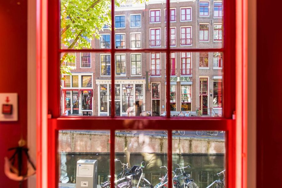 Amsterdam: Red Light Secrets Museum and 1-Hour Canal Cruise - Key points to know before booking