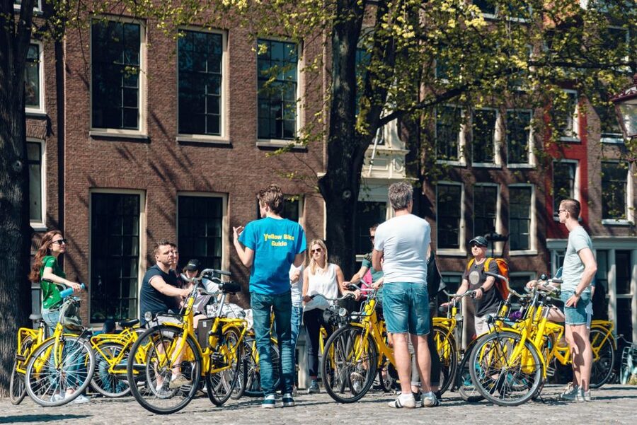 Amsterdam: Relaxed City Highlights Guided Bike Tour - Key points to know before you pedal off