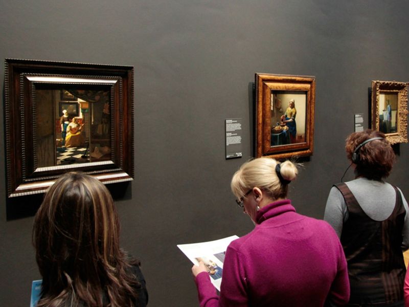 Amsterdam: Rijksmuseum Masterpieces Guided Small Group Tour - Why a guided first visit works well