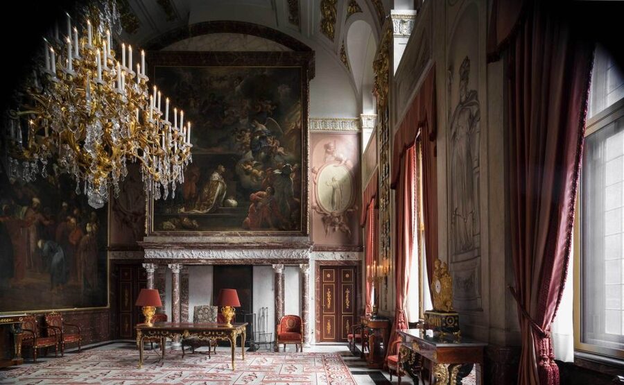 Amsterdam: Royal Palace Entry Ticket and Audio Guide - A self-guided route that lets you set the pace
