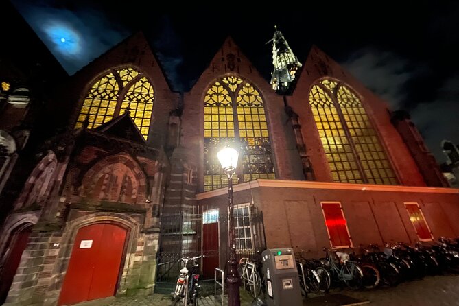 Amsterdam’s Ghostly Experiences Group Tour - The House of the Six Heads