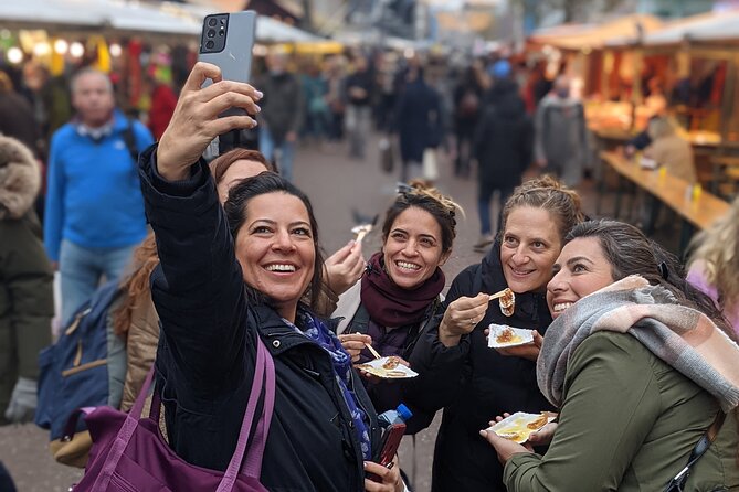 Amsterdam's Market Street Food Tour with Streat Bites - The guide and the small-group format