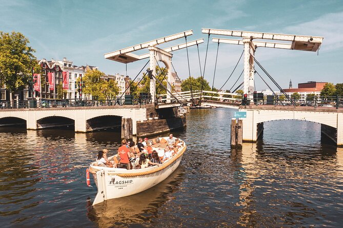 Amsterdam: Saloon Boat Cruise + Unlimited Drinks & Bite option - Why Amsterdam looks better from a canal boat