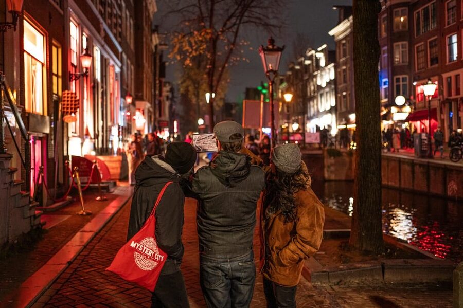 Amsterdam: Self-guided Red Light District Pub Crawl Mystery - How the mystery works for a private group